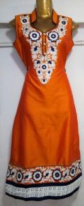 Ladies Tapeta Kurti