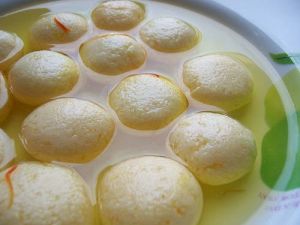 White Rasgulla