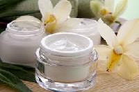 Dry skin moisturizer