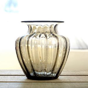 Metal Embossed Table Pot