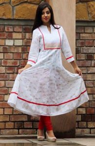 onlykurtis White Cotton Printed Casual Kurti