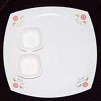 plastic dinnerware