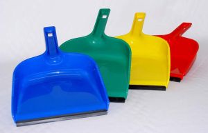 Plastic Dust Pans