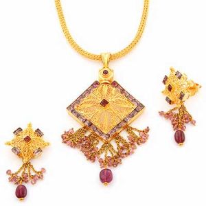 Gold Pendent Set