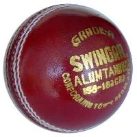Swingar cricket ball