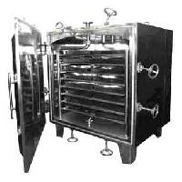 Vacuum Tray Dryer