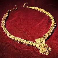 Gold Necklace (001)