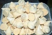 sweet cashew macaroon