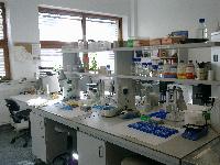 laboratory research instruments