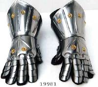 Medieval Armor Gauntlet