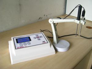 Microprocessor Digital ph Meter with 3 Pt Calibration