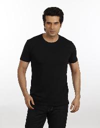 Men Black Solid T shirt