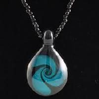 glass pendant necklaces