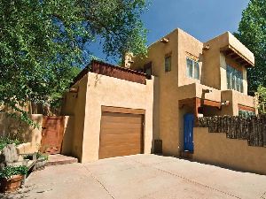 GARAGE SECTIONAL OVERHEAD DOORS