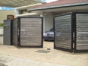 Trackless Sliding Gates