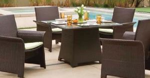 REGENT SQUARE OUTDOOR DINING SET