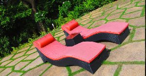 S SHAPE POOL CHAIR