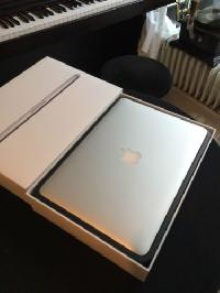 Apple MacBook Pro Laptop