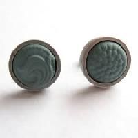 Round Studs Button