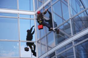 glass facade cleaning services