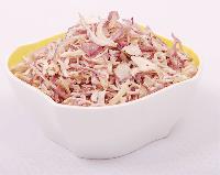 DEHYDRATED PINK ONION FLAKES