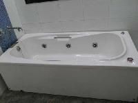 Ceramic Bath Tub