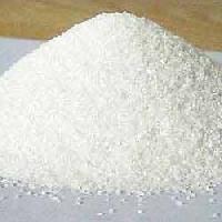 white aluminum oxide powder