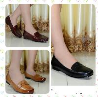 Ladies Leather Flats Shoes