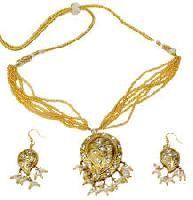 Lac Necklace Set