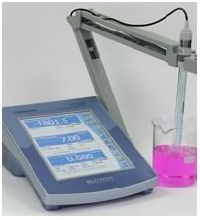 CyberScan PC 6500 handheld ph Meter