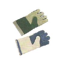 Three Layered Gloves