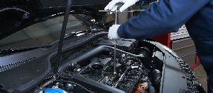 Car Engine Maintenance & Repairing Services