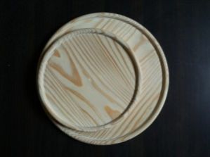 wooden pizza plate