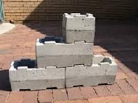 Interlocking concrete block