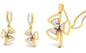 14kt Gold Leaf Shape Diamond Pendant Set