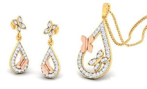 14kt Gold Oval Shape with 2 Beautiful Butterfly Diamond Pendant Set