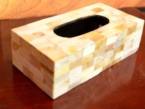 TISSUE PAPER HOLDER -MOTHER OF PEARL