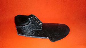 Collar derby safety shoe upper