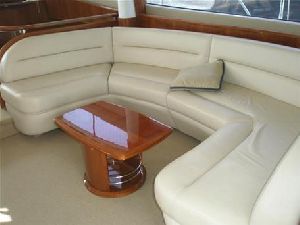 61 Motor Yacht 09