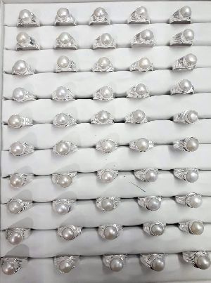 Silver Ladies Pearl Rings