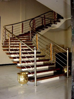 STAINLESS STEEL SIDE RAILINGS