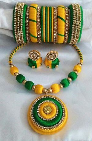 Yellow green color necklace set