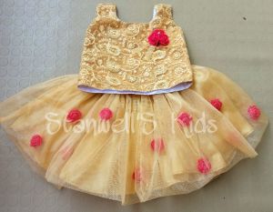 Kids skirt and top