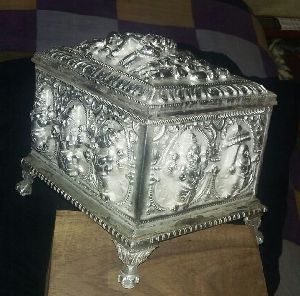 auntique silver Box