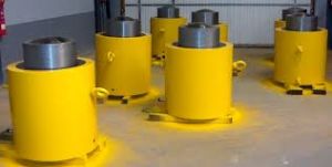 High pressure hydraulic cylinders