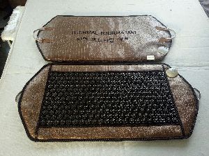 Mini tourmaline heating mat