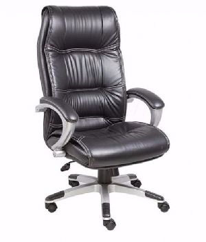 Black Deluxe Executive Office Chair