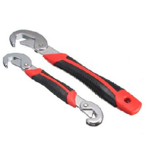 GRIP MULTIPURPOSE WRENCH