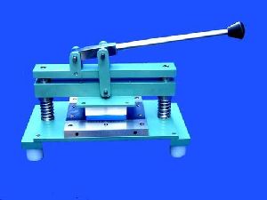 Precision Specimen Cutter