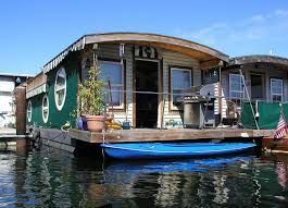 houseboat